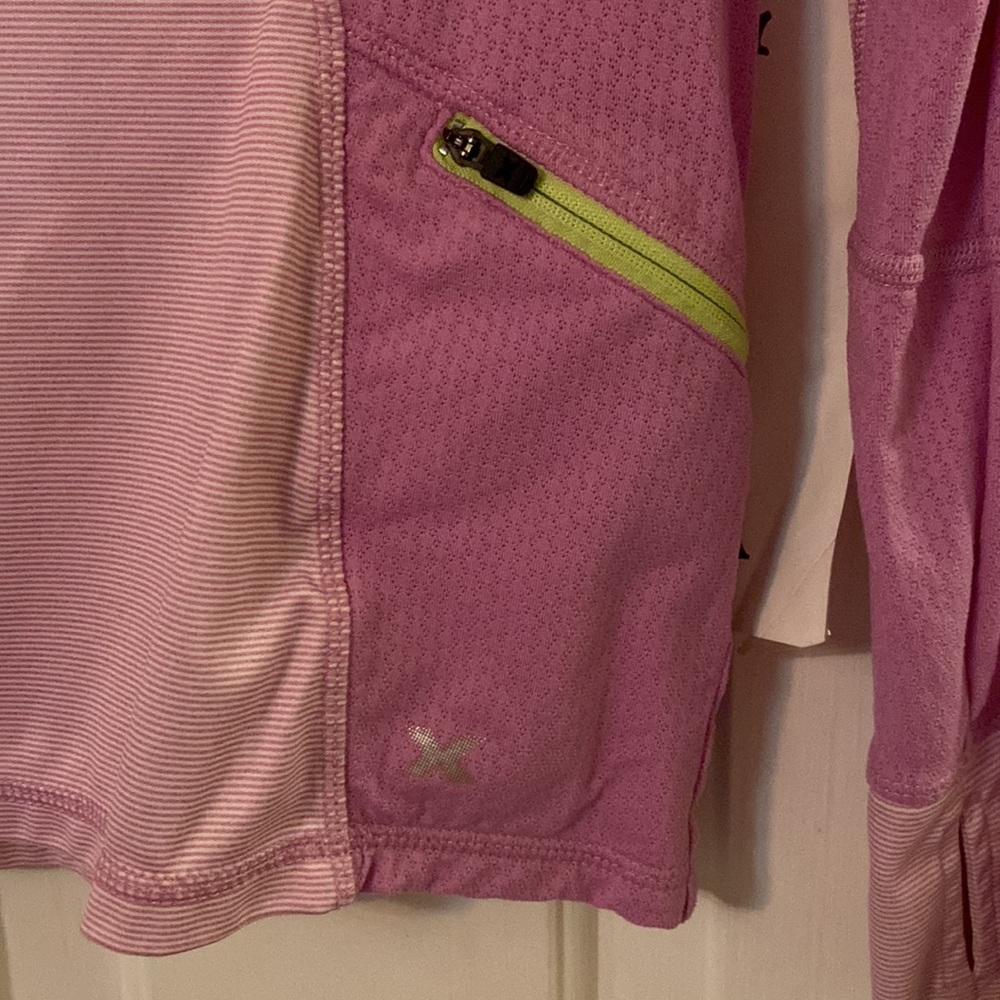 Running pullover - Picture 2 of 4